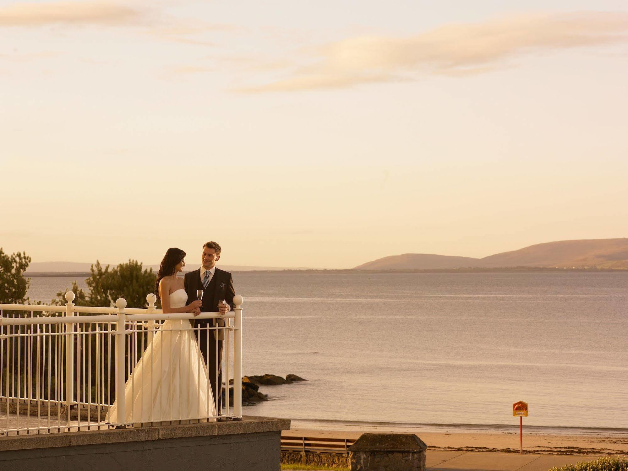 Galway Bay Hotel Conference & Leisure Centre Exterior foto